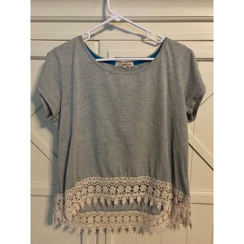 GREY CROP TOP WITH LACE